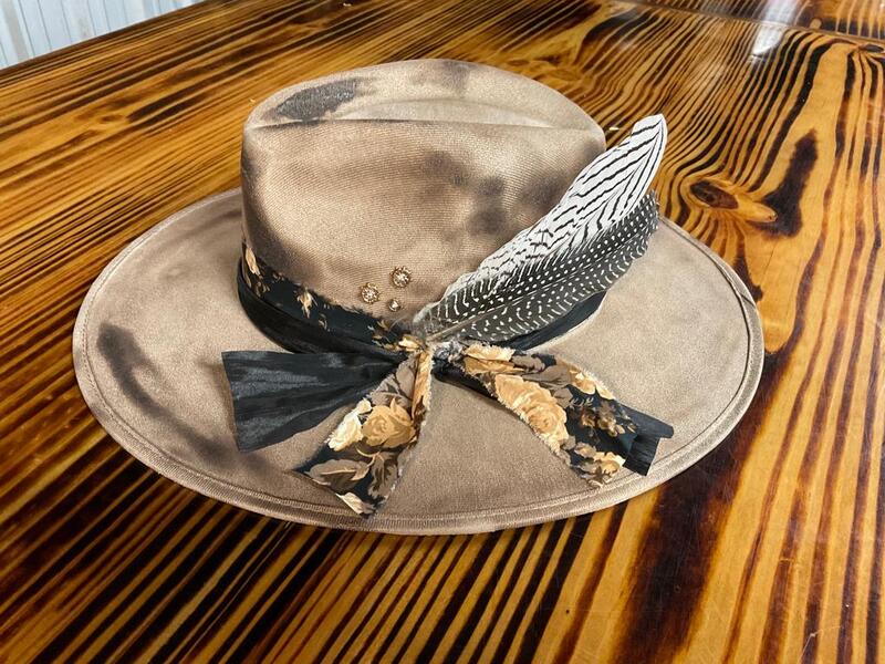 Prairie Beige hat with black hatband and feathers by YeeHaTx